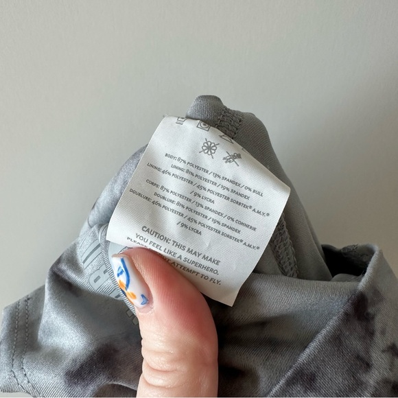 NOBULL • High Rise Black Cloud Tie Dye Crop Leggings - Picture 9 of 9